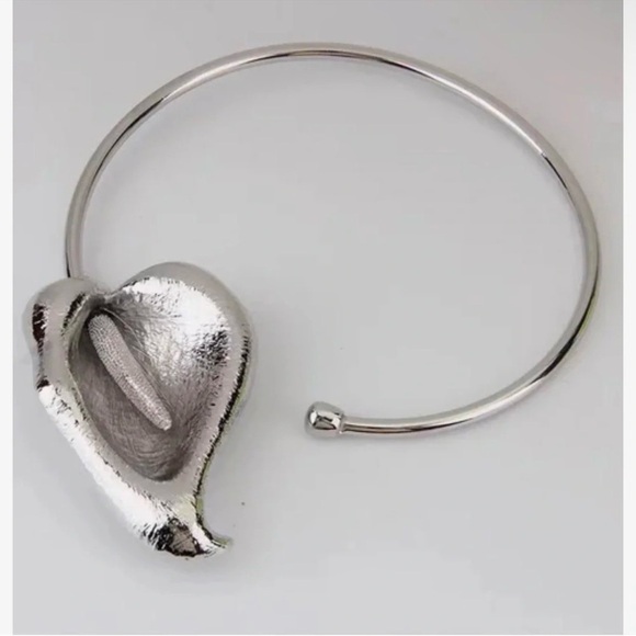 Anthropologie Horseshoe Lotus Silver Bangle Flower Necklace - Picture 1 of 12